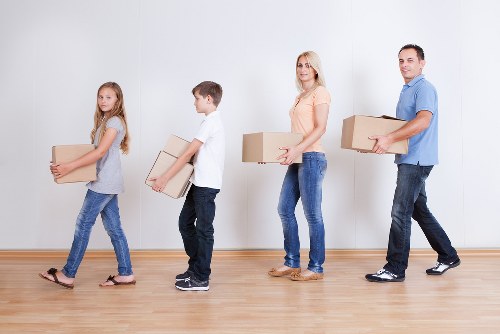 Residential and commercial moving truck support in Finsbury